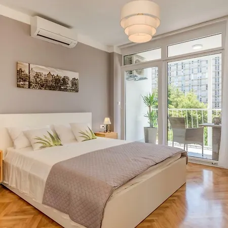 Nada 게스트하우스 스플리트